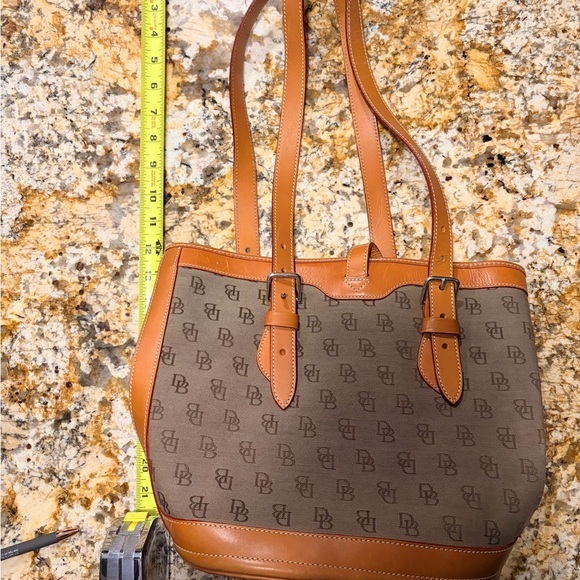 DOONEY & BOURKE Vintage Bucket Shoulder Bag - Picture 7 of 10